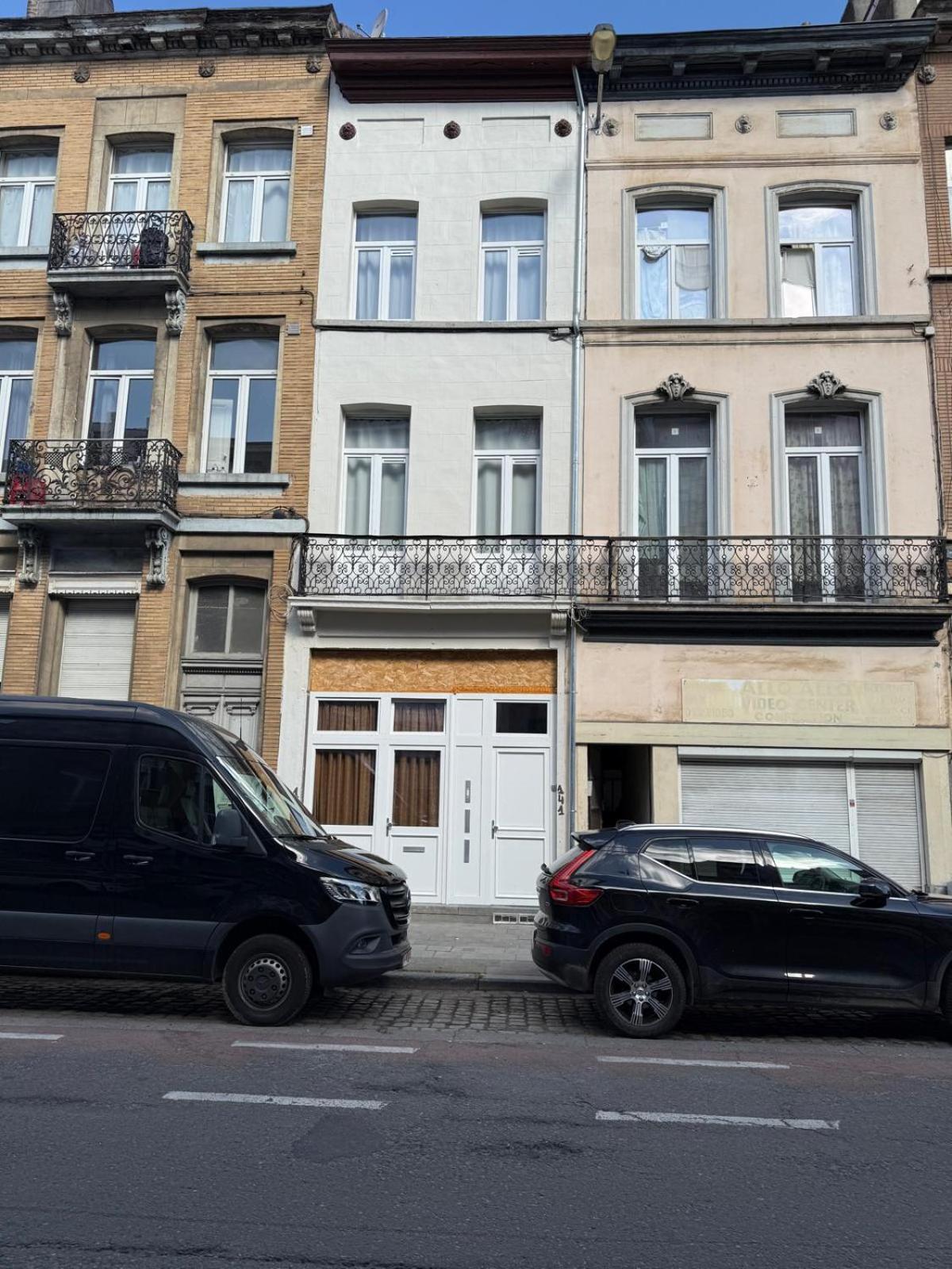 Magnifique Studio Au 2Eme Etage, A Proximite De La Gare Du Midi! — Photos 1